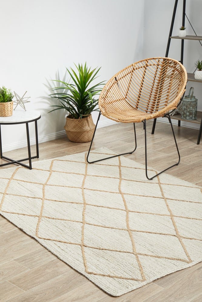 Byron 222 White Rug