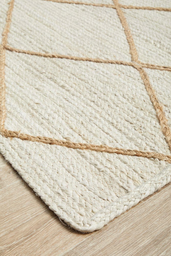 Byron 222 White Rug